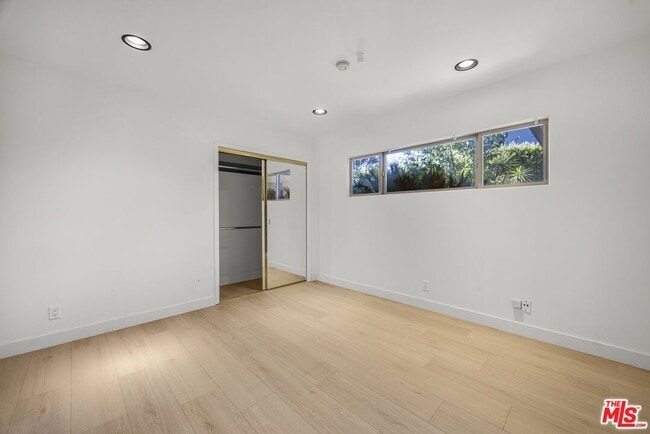 Building Photo - 3133 Barbydell Dr