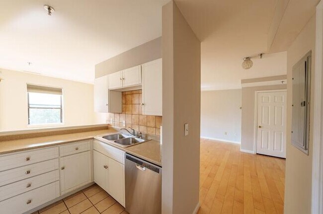 Building Photo - 1 Richdale Ave