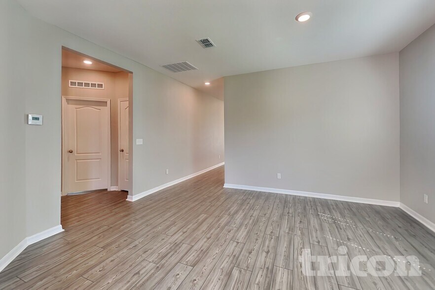 Building Photo - 523 Falcon Ridge Rd