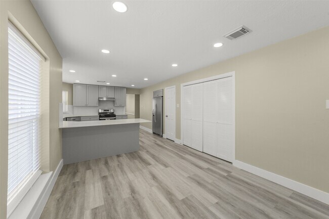 Building Photo - 4138 Club Valley Dr