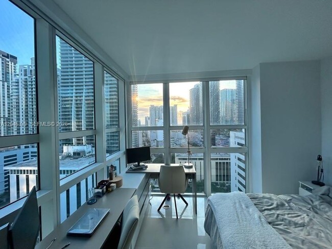 Building Photo - 951 Brickell Ave