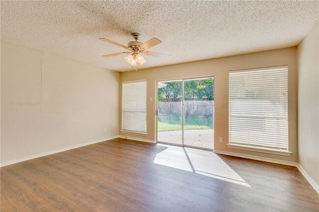 Building Photo - 1108 N Park Dr