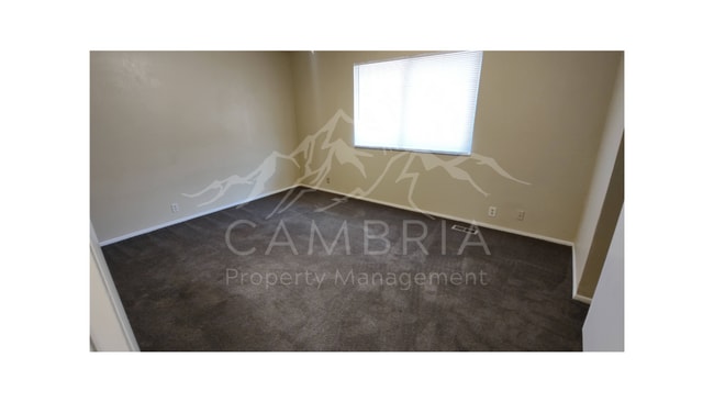 Building Photo - Roomy 4 Bedroom Rambler