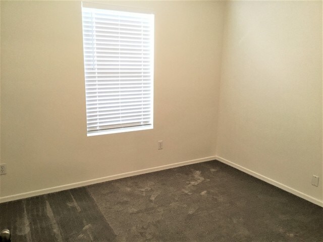 Building Photo - 7132 S Kaywood Ave