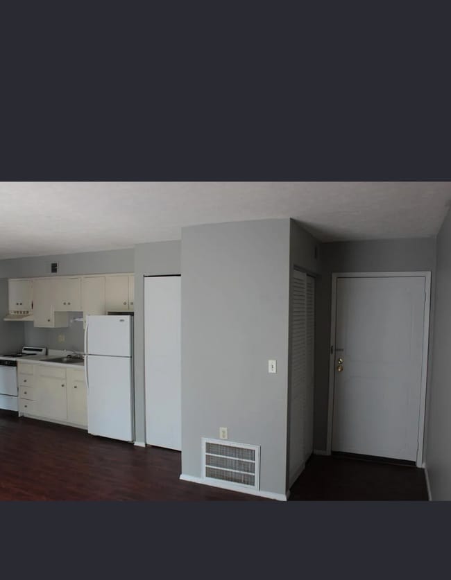 Building Photo - 2504 Langdon Dr