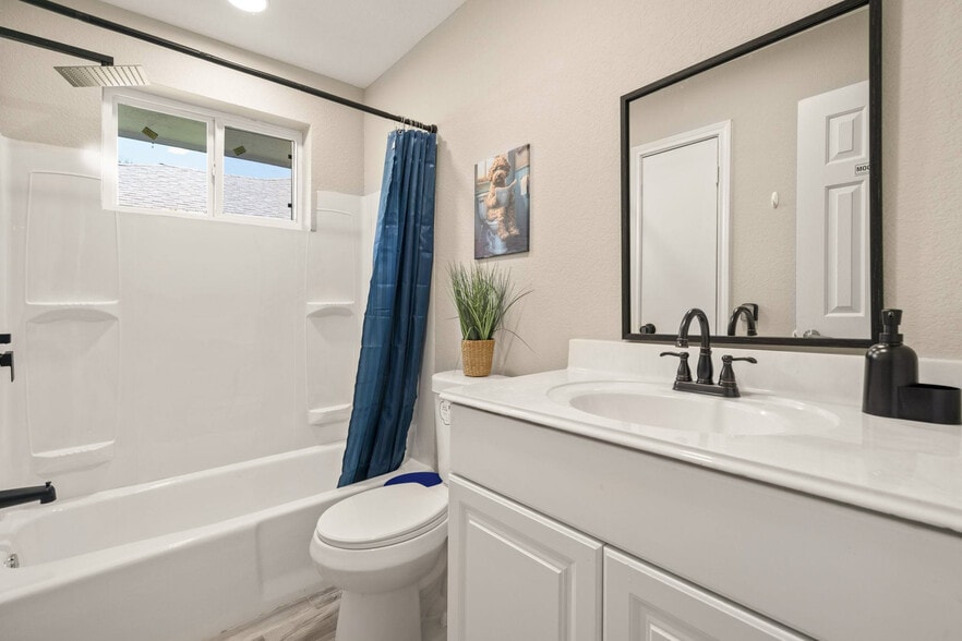 Building Photo - 1307 Diplomat Way