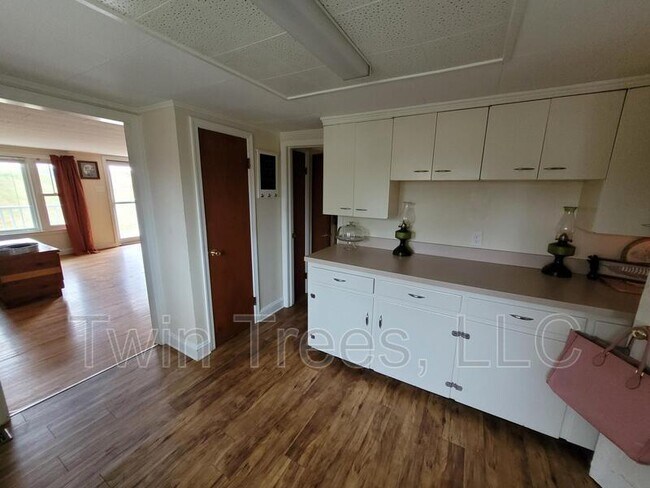 Building Photo - 417 Old Bethel Rd