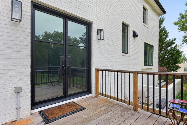 Building Photo - 7818 Leland Rd