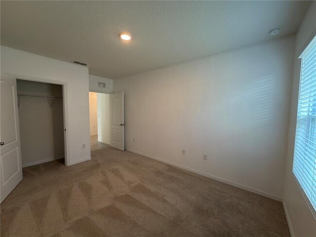 Building Photo - 276 Willow Bend Dr