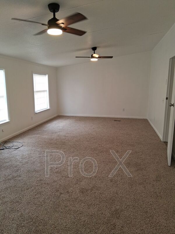 Building Photo - 910 Sands Rd