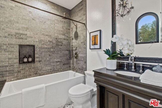 Building Photo - 16866 Charmel Ln