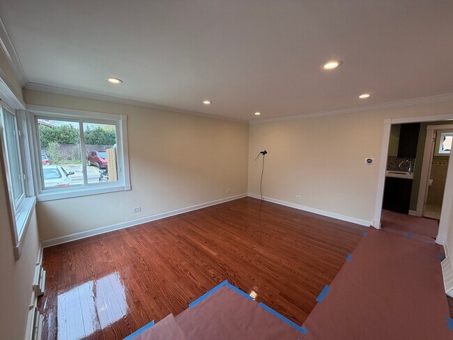 Building Photo - 140 E Northwest Hwy