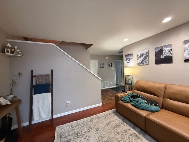 Building Photo - NEW YEAR NEW HOME! 3 bed, 2.5 bath, 2 car garage in South Anchorage