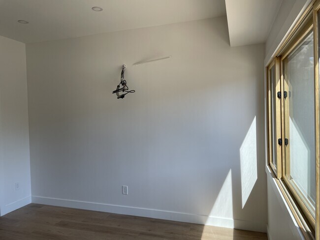 3036 Beech St - Bedroom - 1505 Fern Street