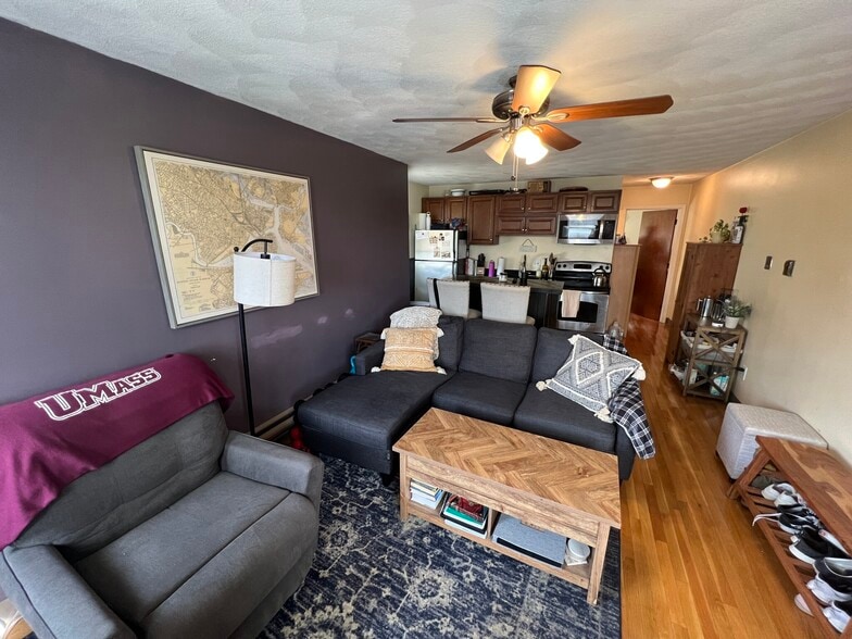 Building Photo - 142 Powder House Blvd