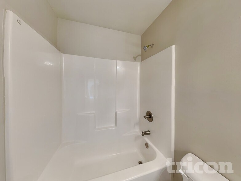 Building Photo - 424 Hyder Ct