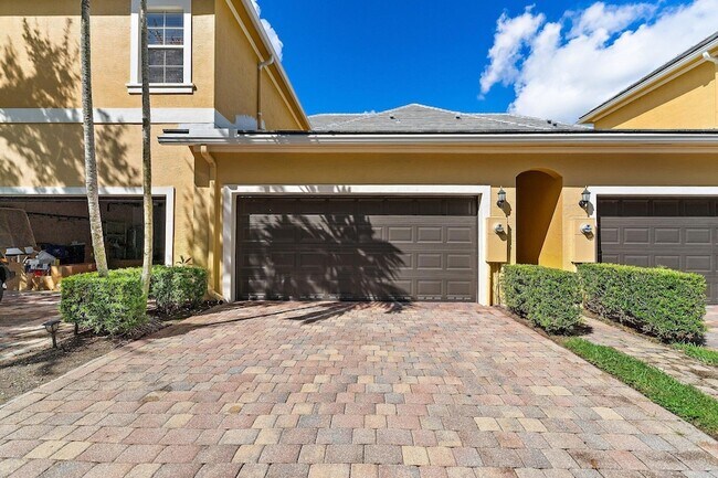 Building Photo - 150 Lismore Ln