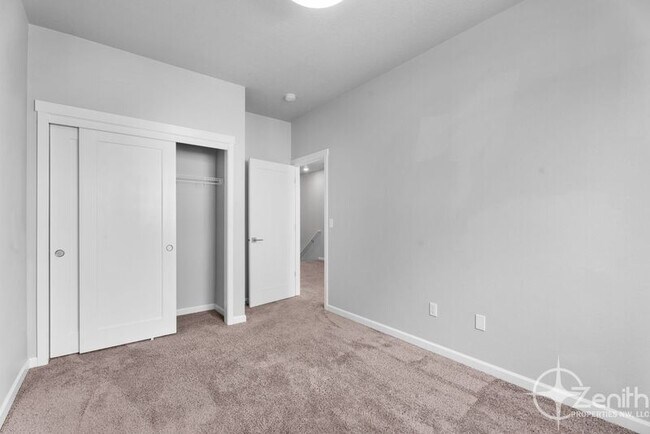 Building Photo - 16314 NE 20th St