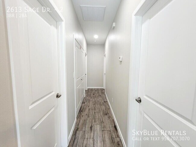 Building Photo - 2613 Sage Dr