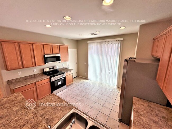 Building Photo - 7132 S 48th Glen