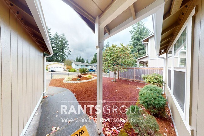 Building Photo - Recently updated home in Beachcrest's quie...