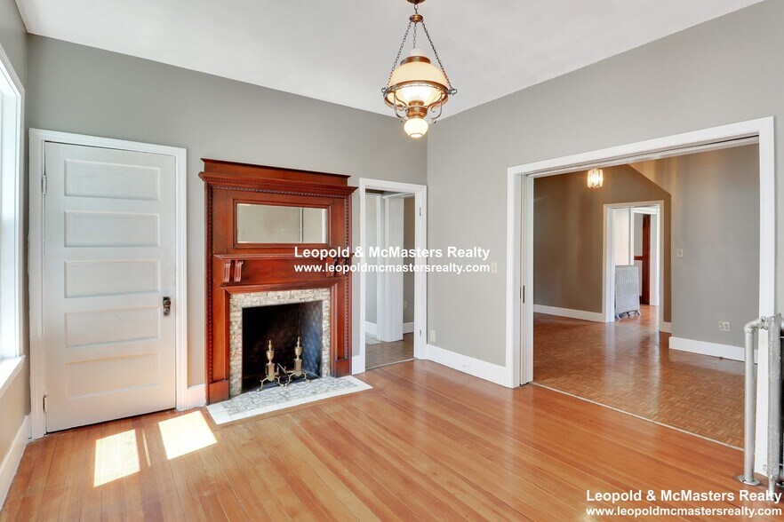 Building Photo - 288 Pleasant St