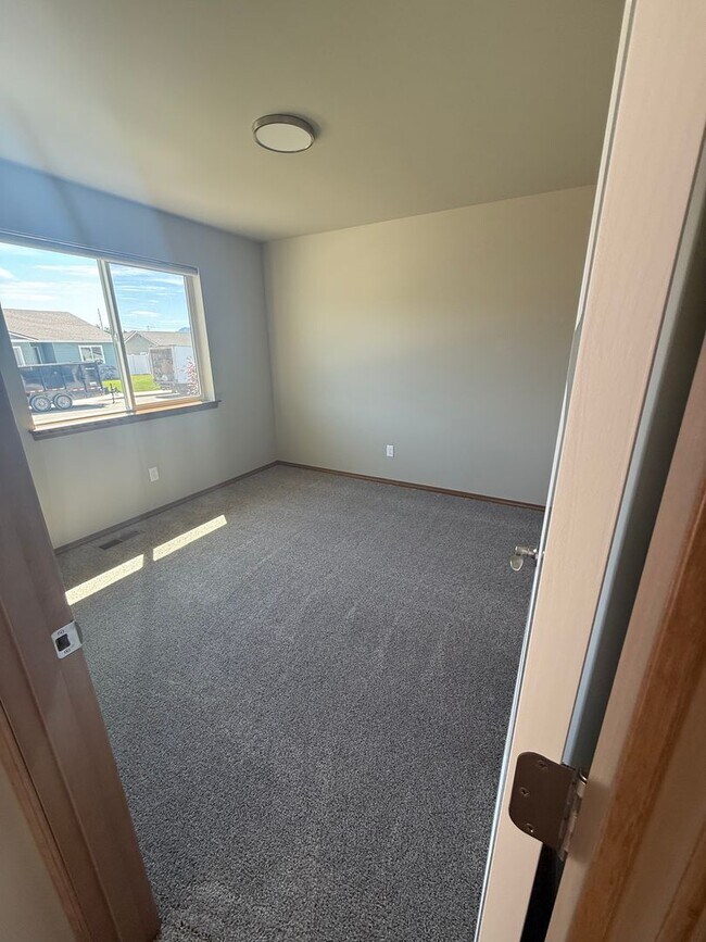 Building Photo - New Construction 3 bed, 2 bath!