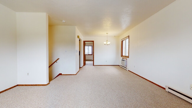 Building Photo - 2525 Hope Dr