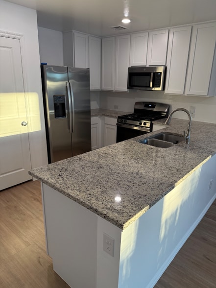 Building Photo - 2208 Wolford Ct