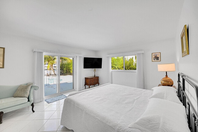 Building Photo - 1702 S Ocean Blvd
