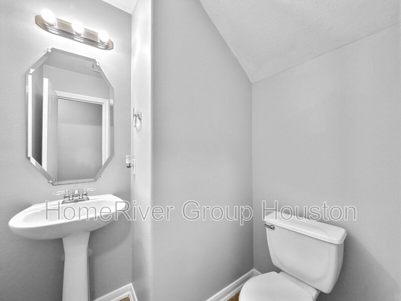 Building Photo - 835 Forest Ivy Ln