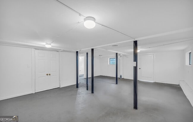 Building Photo - 5506 Alder Dr