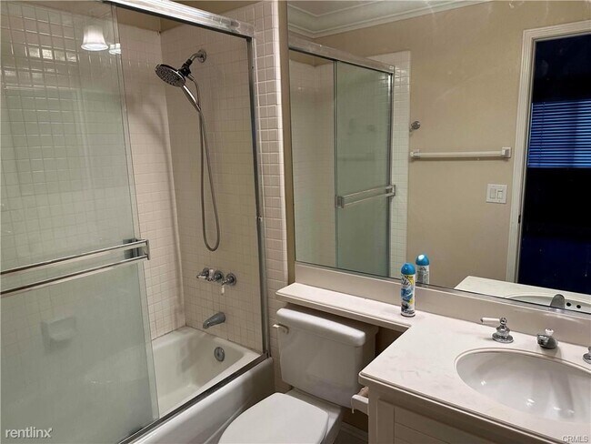 Building Photo - 3 br, 3 bath House - 30 Auburn Aisle # 112