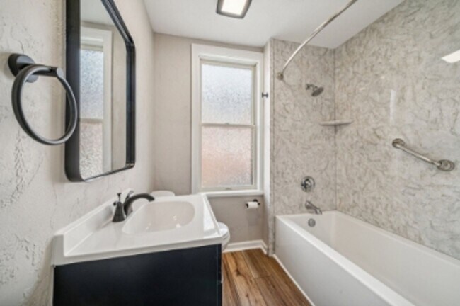 Building Photo - 3 bed/ 2 bath Single Family Home Manor, PA 15665