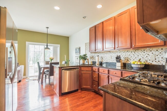 Building Photo - 216 Westbrook Dr