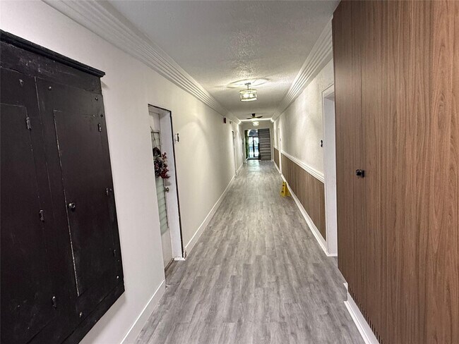 Building Photo - 2000 Jefferson St