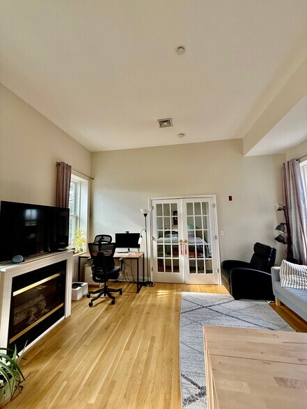 Building Photo - 253 Norfolk St