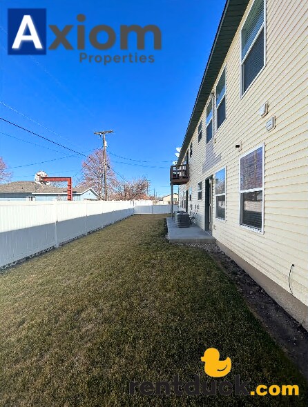 Building Photo - 465 Taft Ave