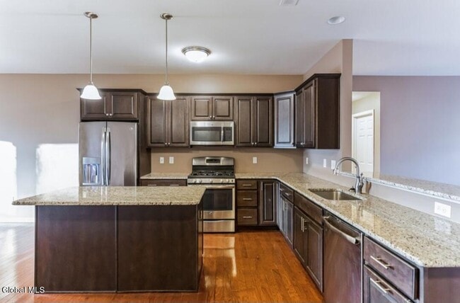 Building Photo - 15 Clarice Ln