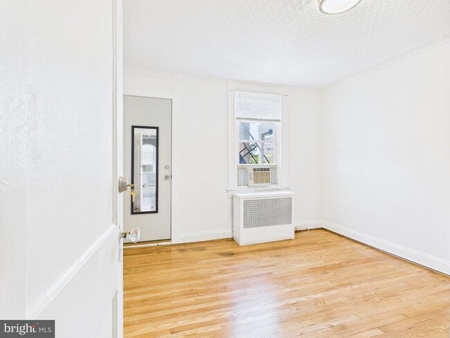 Building Photo - 205 E 33rd St