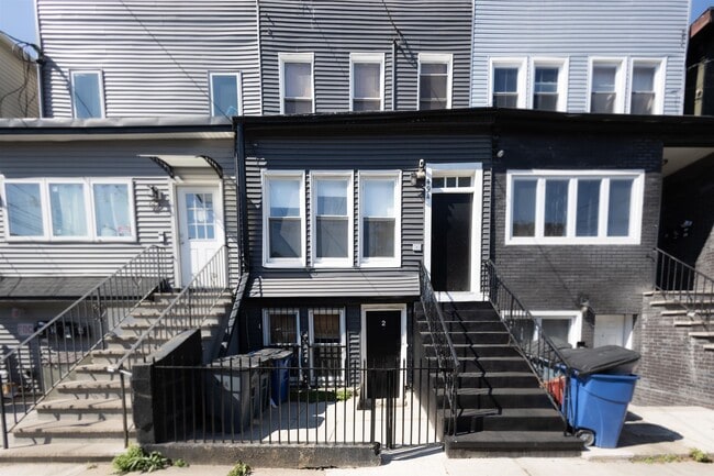 Building Photo - 49 Jewett Ave