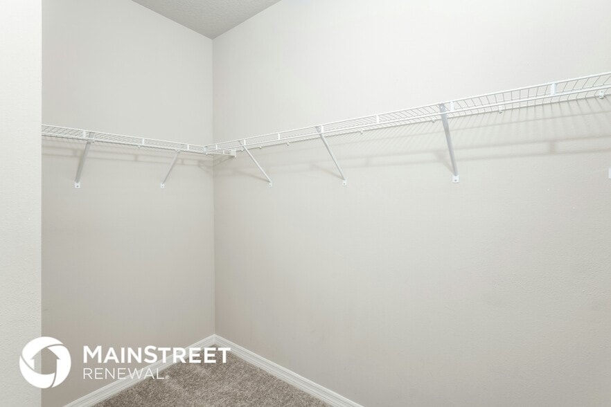 Building Photo - 517 Venetian Palms Blvd