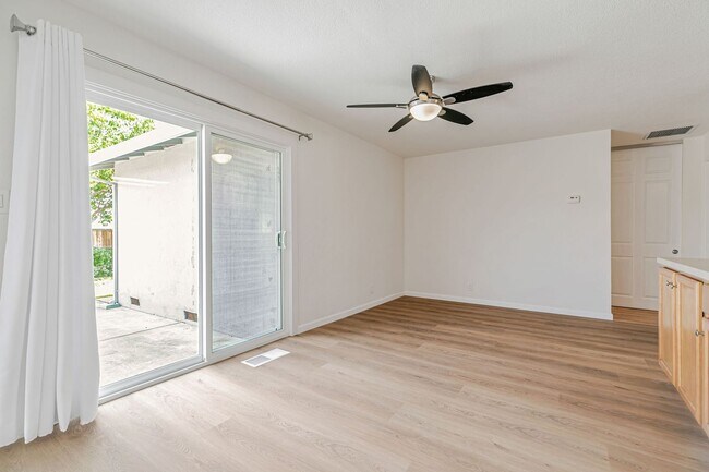 Building Photo - Cambrian Park Home Near Top Schools & Park...
