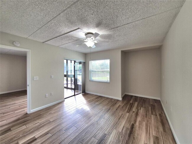 Building Photo - 509 Meadow Ln
