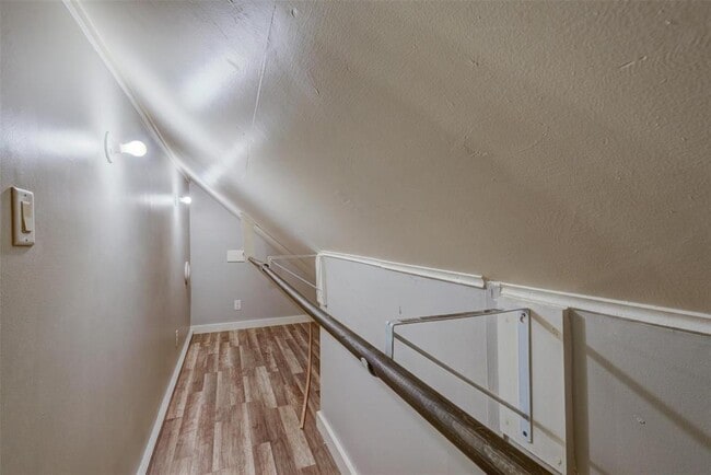 Building Photo - 1313 Peden St
