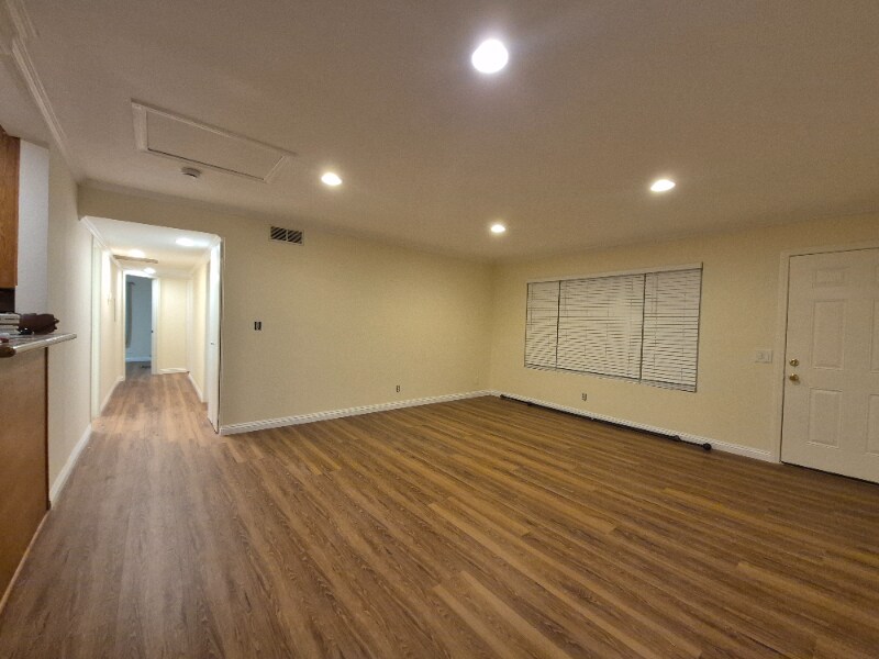Building Photo - 8939 Mango Ave