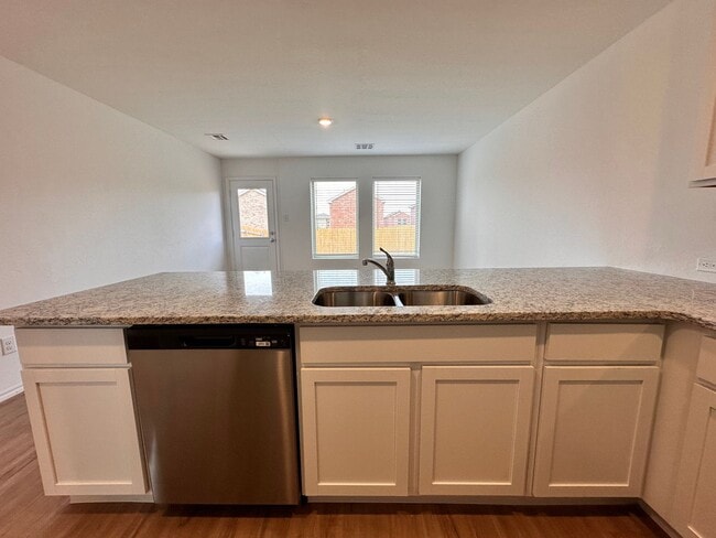 Building Photo - 3 Bed New Build Home