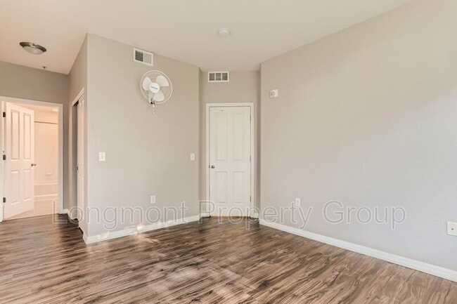 Building Photo - 804 Summer Hawk Dr
