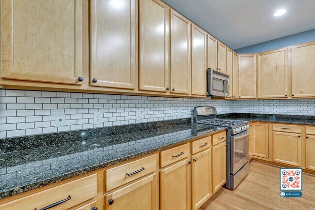 Building Photo - Pet-Friendly Home in Shell Hall – Availabl...