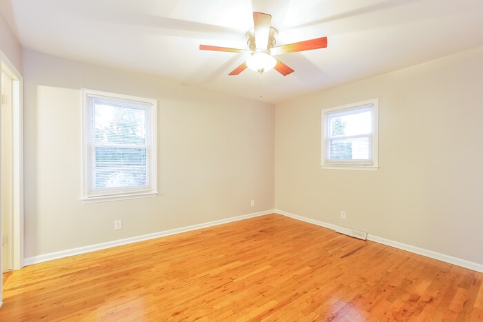 Building Photo - 9425 Goddard